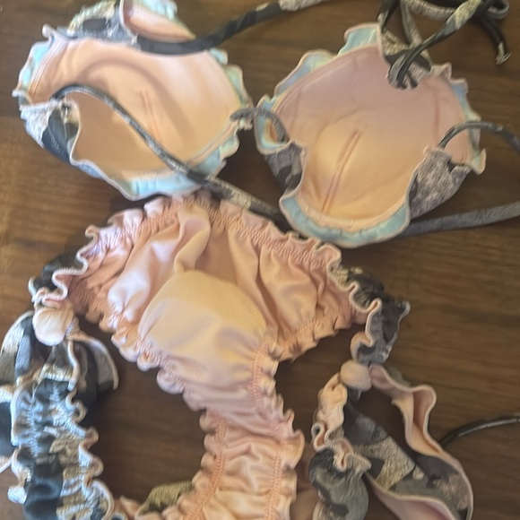 1 Camo Ruffle Bikini Set w sequence - Picture 5 of 5